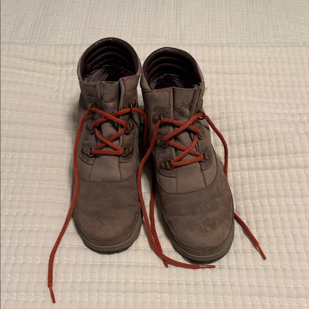 Chaco Women's Brown Lace-Up Boots with Red Laces
